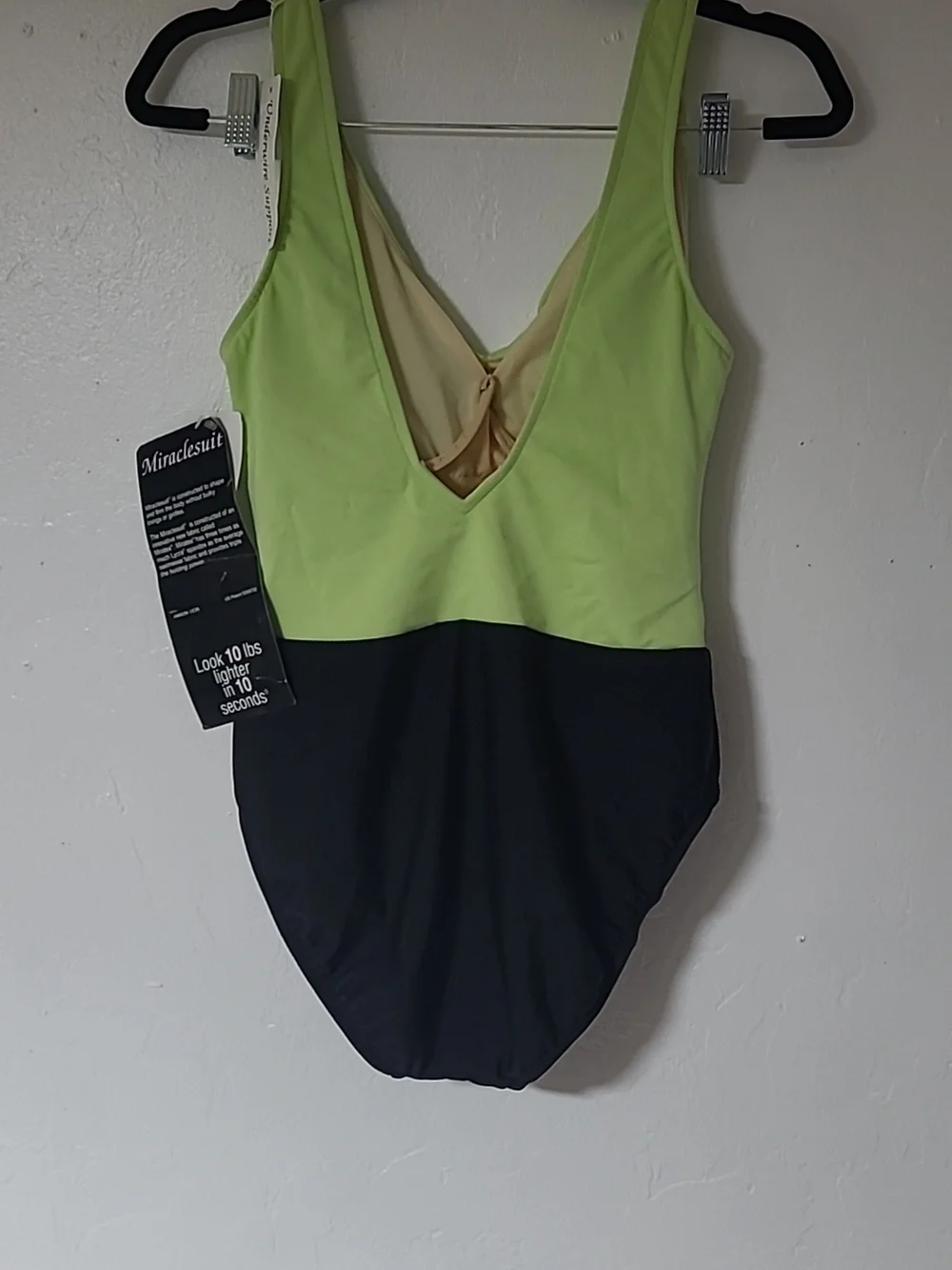 Miraclesuit Swimsuit - Picture 4 of 5